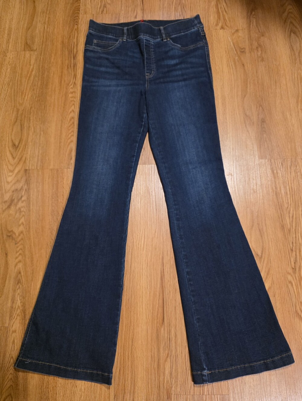 SPANX EveryWear Pull-On Flare Jeans Dark Wash Blue Large Regular L R 20327R EUC